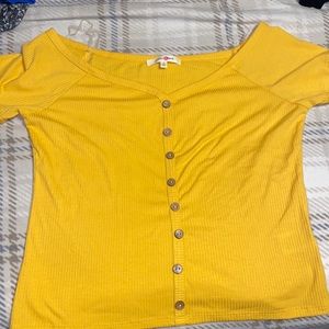 (New) off the shoulder shirt, smoke free home